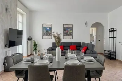 Spacious apartment just a stone's throw from downtown