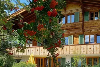 Image de Chalet à Lenk avec piscine