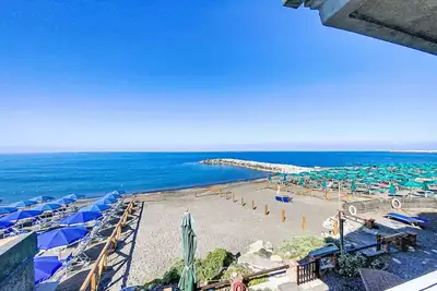 Image de Agréable appartement pour 4 personnes avec Wifi, climatisation, patio et animaux admis