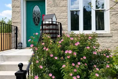 Image de Historic Family Home | Walk to U Chicago, Obama Center