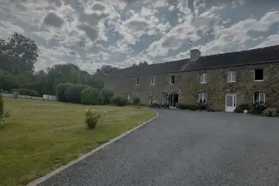 Image de Maison de charme avec piscine et vue campagne près de Saint-Lô.