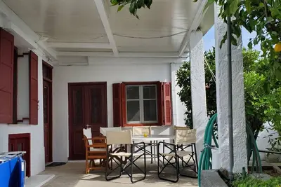 Image de Gorgeous 2-bedroom cottage with Ac in charming Glossa