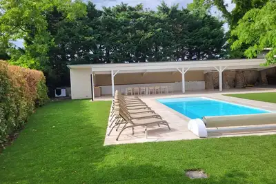 Image de En face du parc de Loire d' Orléans, maison classée \"remarquable\" avec piscine