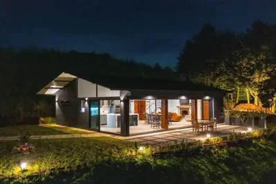 Image de LUMINOUs Luxury Cabin, Poas Volcano