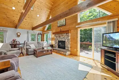 Image de Family and dog friendly lakeview 3-bedroom house in Wakefield Nh