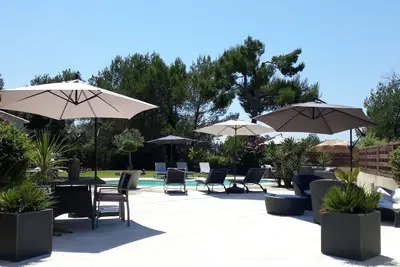 Image de Villa à Cannes/le Cannet, piscine privé, Sans vis à vis, à 5 min. des plages