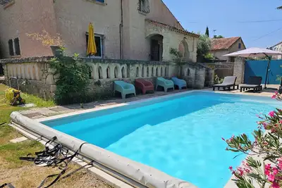 Image de Le charme provençal maison familiale avec piscine au pied du Luberon 7 lits clim