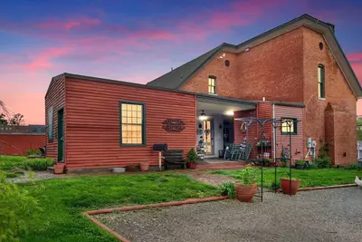 Image de Charming Carroll Cottage in Historic Downtown Glasgow, Ky