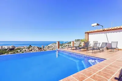 Image de Villa avec salle de cinéma, piscine et vue sur la mer à Almuñécar