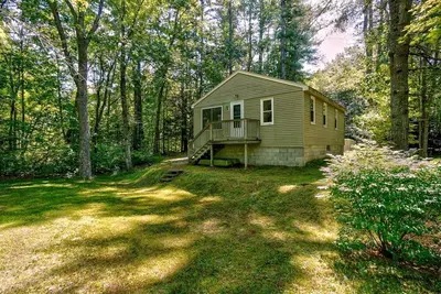 Image de Peaceful Waterfront Cottage on Crooked River near Portland and Sebago Lake, Maine