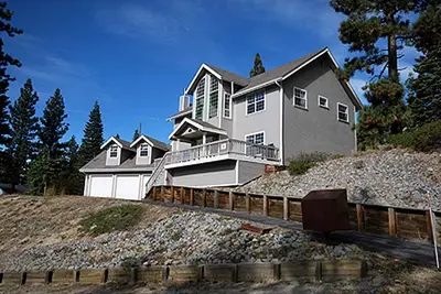Image de Family-Friendly Cottage with Mountain Views near Heavenly Ski Resort in South Lake Tahoe, California