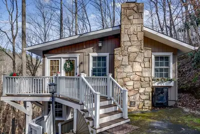 Image de Stunning Cottage with Tennis Court and Hot-tub in Sevierville, Tennessee