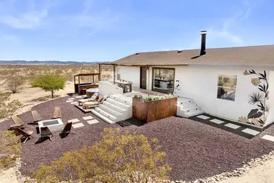 Image de Impressive Cottage with Fire Pit, Hot-tub and Barbecue in Joshua Tree, California