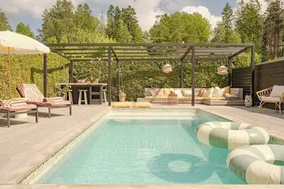 Image de Family Villa with Pool, Garden & Outdoor Bar Near Stockholm