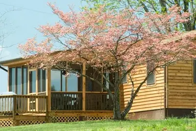 Image de Charming Cottage Overlooking Gorgeous Citation Bass and Bream Pond near Charlottesville