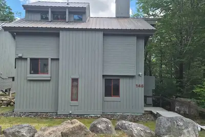 Image de Private, stand-alone, updated property, abuts woods, near Loon. C0146 by Lrs
