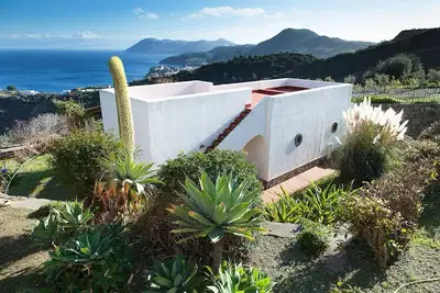 Image de Olivetta – Vacation Home with Ocean View & Garden, Lipari (Aeolian Islands)