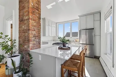 Image de Sunny Munjoy Hill Condo with Casco Bay Views