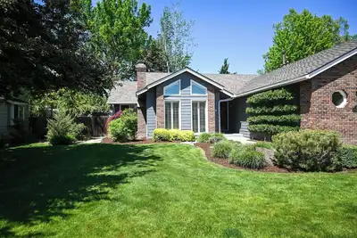Image de Popular & Beautiful S. E. Boise Sub. Minutes To Down Town, Boise State & Micron.