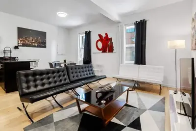 Image de Downtown Mtl Metro Access Chic 2br Stay