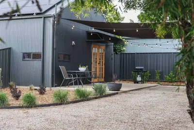 Image de Luxe Loft Contemporary Comfort by Mudgees Cbd