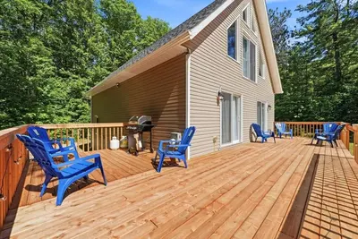 Image de A-Frame cottage 1 min from Beach | Bbq & Firepit