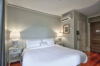 Image de The Peak at Centralia Square | Historic Suite 201