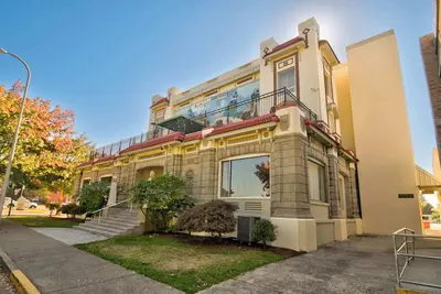 Image de The Peak at Centralia Square | Historic Suite 305