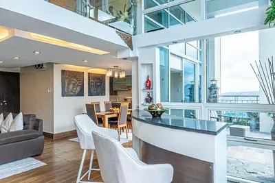Image de The Cebu Skyline Penthouse Romantic Getaway with Pool, King size Bed, 2 Br