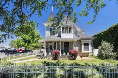 Image de Porter House Victorian | Hot tub & King Suite