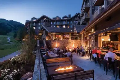 Image de Four Seasons Jackson Hole - Ski Week 2027 Available!