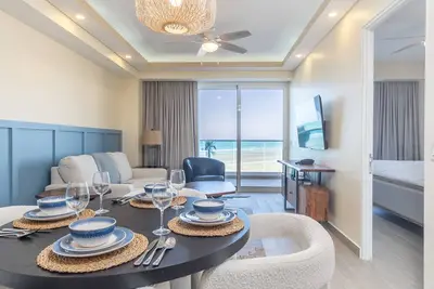 Image de Luxury beach front condo Viento 303