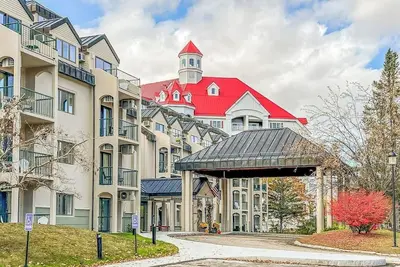 Image de Downtown Getaway at Loon | Pool, Hot Tub & Views