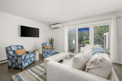 Image de Brewster townhouse near beach & golf