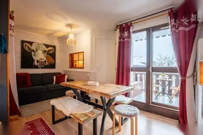 Image de Appartement « Au Pieds des Pistes » aux Esserts avec vue montagne, balcon et Wi-Fi