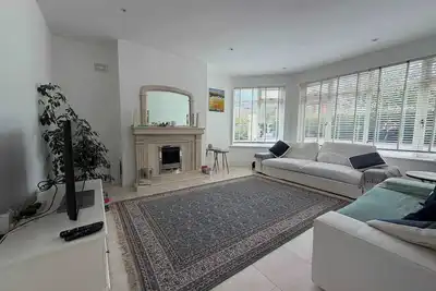 Image de Luxury 4bdr Retreat With Garden and Workspace