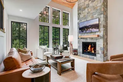 Image de Luxurious Ski-In Townhouse with Fireplace & Game Room near Cranmore Mountain, North Conway Nh