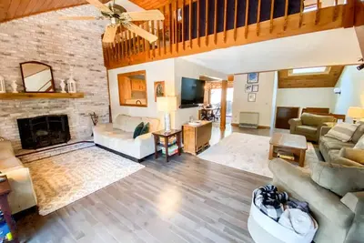 Image de Cozy Cottage with Fireplace in North Conway, New Hampshire