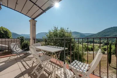 Image de Appartement « Résidence Ventoux Revitalisation » avec vue montagne, balcon et Wi-Fi