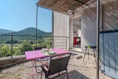 Image de Appartement « Résidence Ventoux Revitalisation » avec vue sur la montagne et Wi-Fi