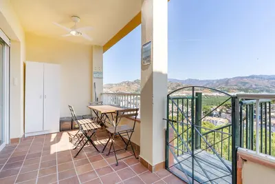 Image de Maison de vacances 'Bellavista Los Pinos' avec vue montagne, terrasse privée et Wi-Fi