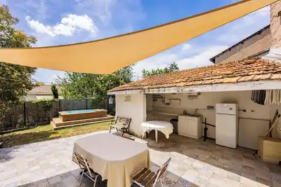 Image de La Maison Rubis - Demeure familiale avec piscine