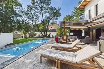 Image de Villa Sunrise. Anglet Chiberta. 13pers. Clim/Piscine/Jardin. Prestant Biarritz