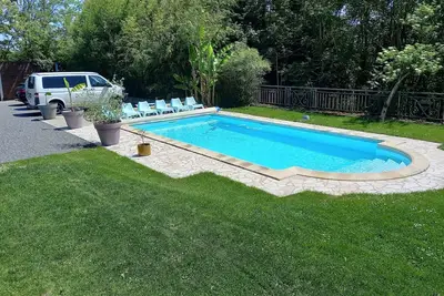 Image de Elégante demeure art déco avec piscine et vue sur Loire aux portes d'Orléans