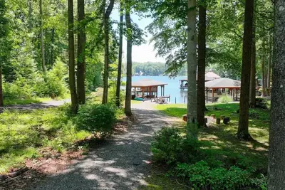 Image de Lakefront Getaway | Dock| Kayak| Games