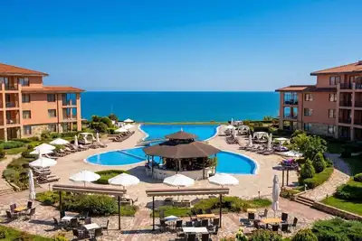 Image de Sea-View 2-Bed Apartment · Sleeps 5 · Resort Pools · Topola Cliffs