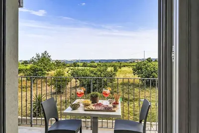 Image de Bel appartement avec climatisation, Wifi, Tv, balcon, animaux admis et vue panoramique