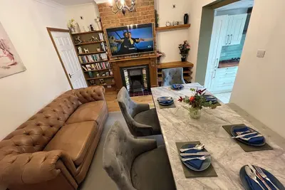 Image de Pittville House  Space and comfort in the beautiful regency town of Cheltenham.
