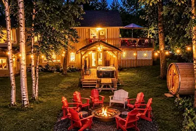 Image de Haliburton Lakefront Escape with Hot Tub, Fire Pit, Sauna & Bbq