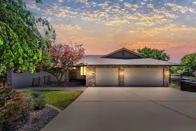 Image de Exec Furnished Home • Corp Relocation • Med Professionals • Micron • Ext Stays